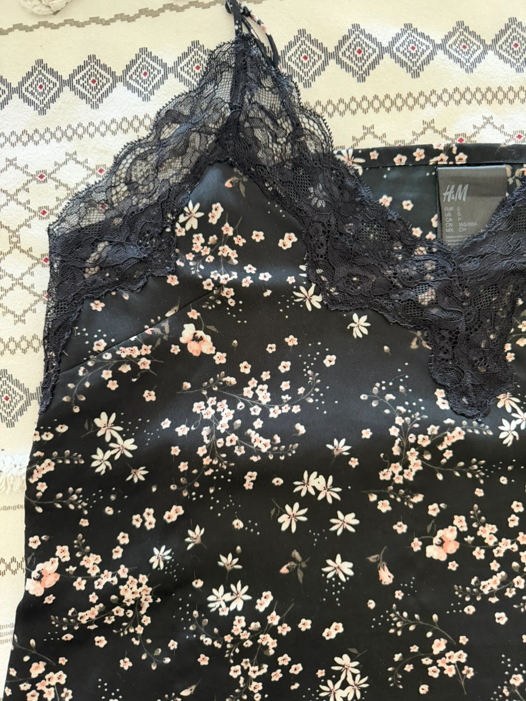 H&M Floral Lace Cami and Shorts Pajama Set - photo 4