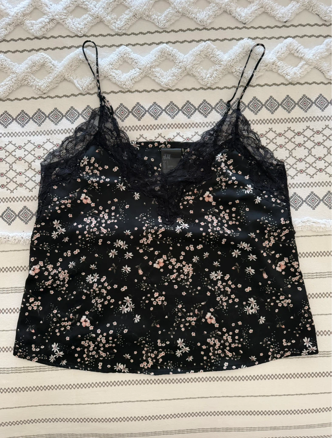 H&M Floral Lace Cami and Shorts Pajama Set - photo 3