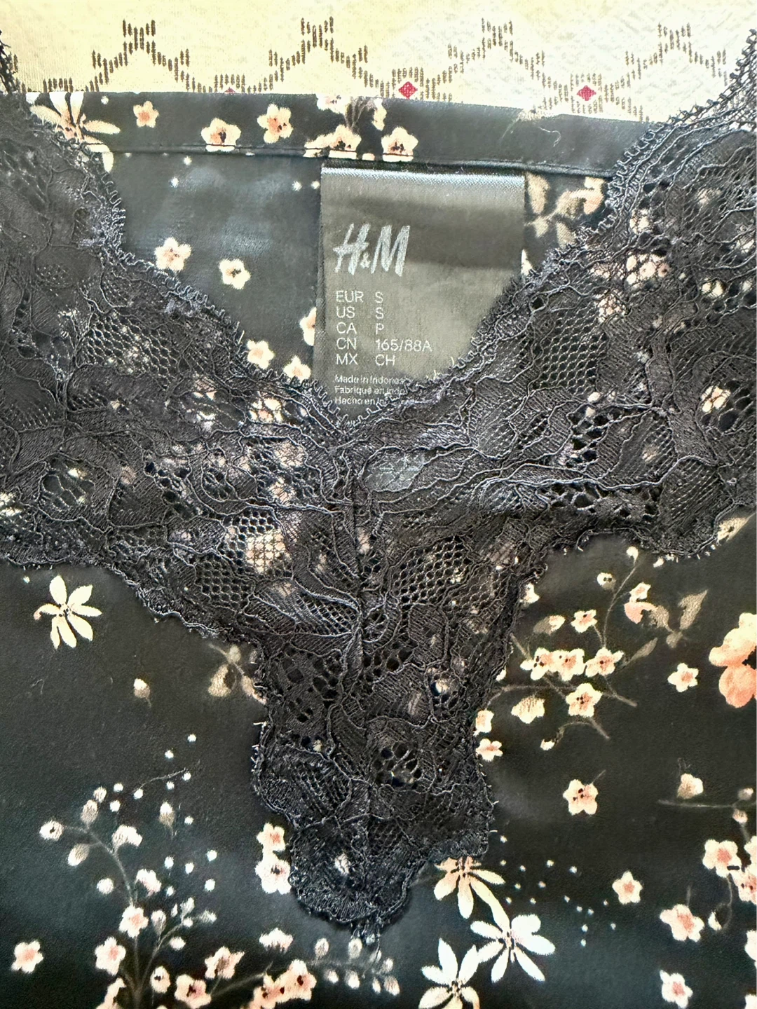 H&M Floral Lace Cami and Shorts Pajama Set - photo 5