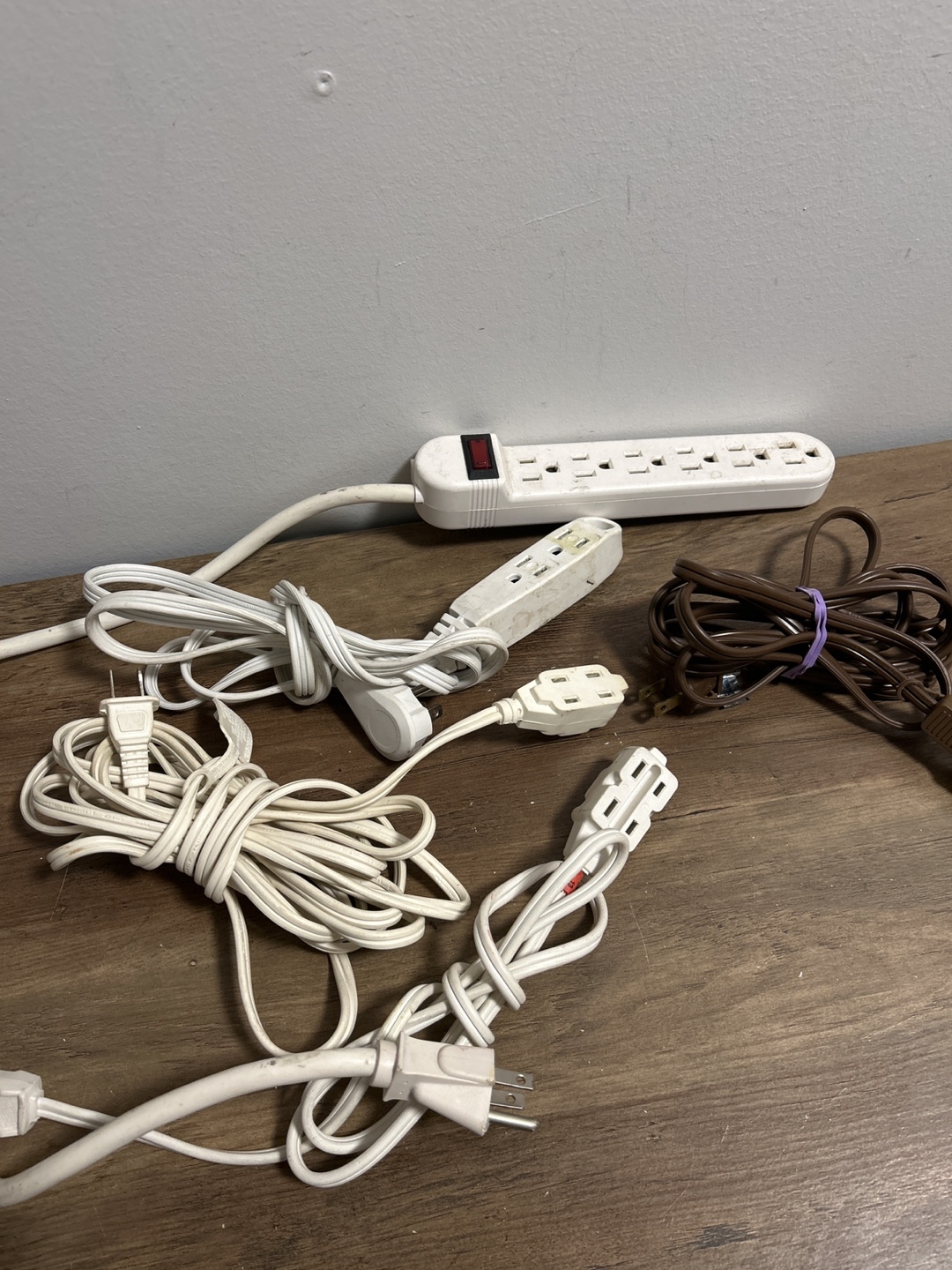 Power Strip and Extension Cords Bundle - photo 4
