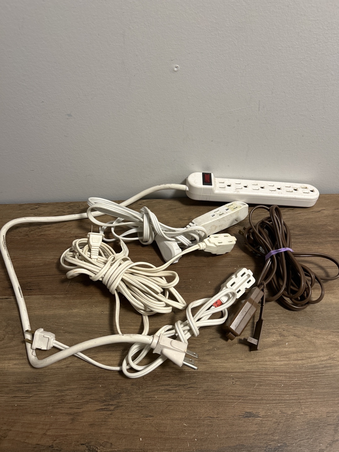 Power Strip and Extension Cords Bundle - photo 5