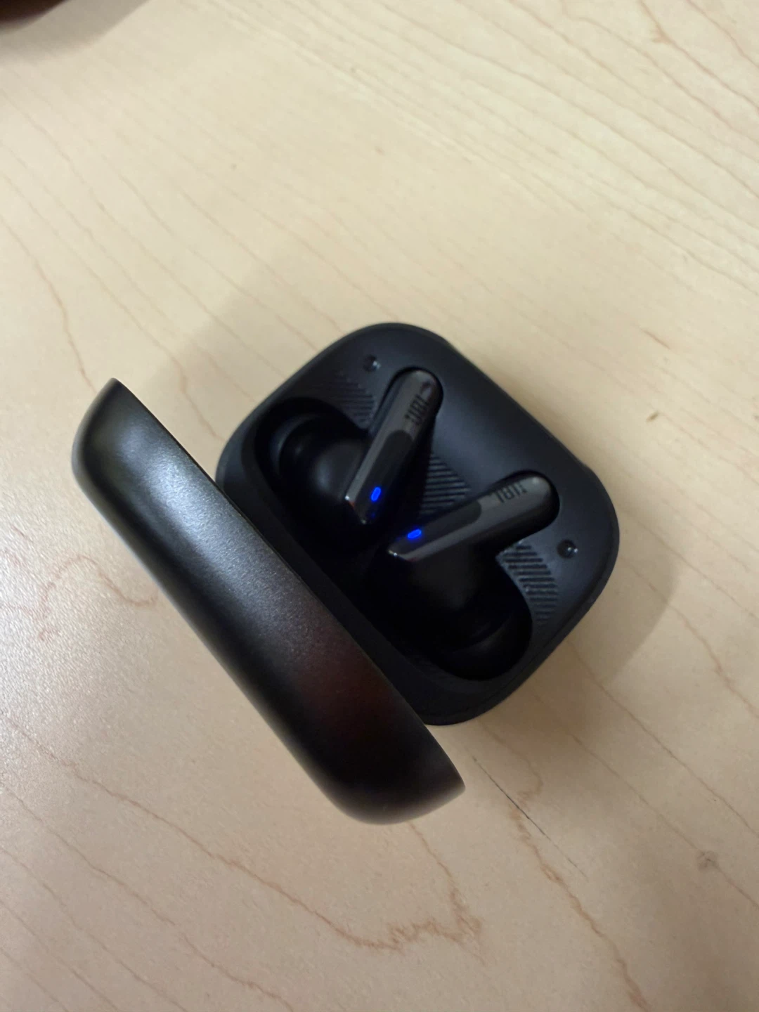JBL LIVE BEAM 3 Wireless Earbuds - photo 3