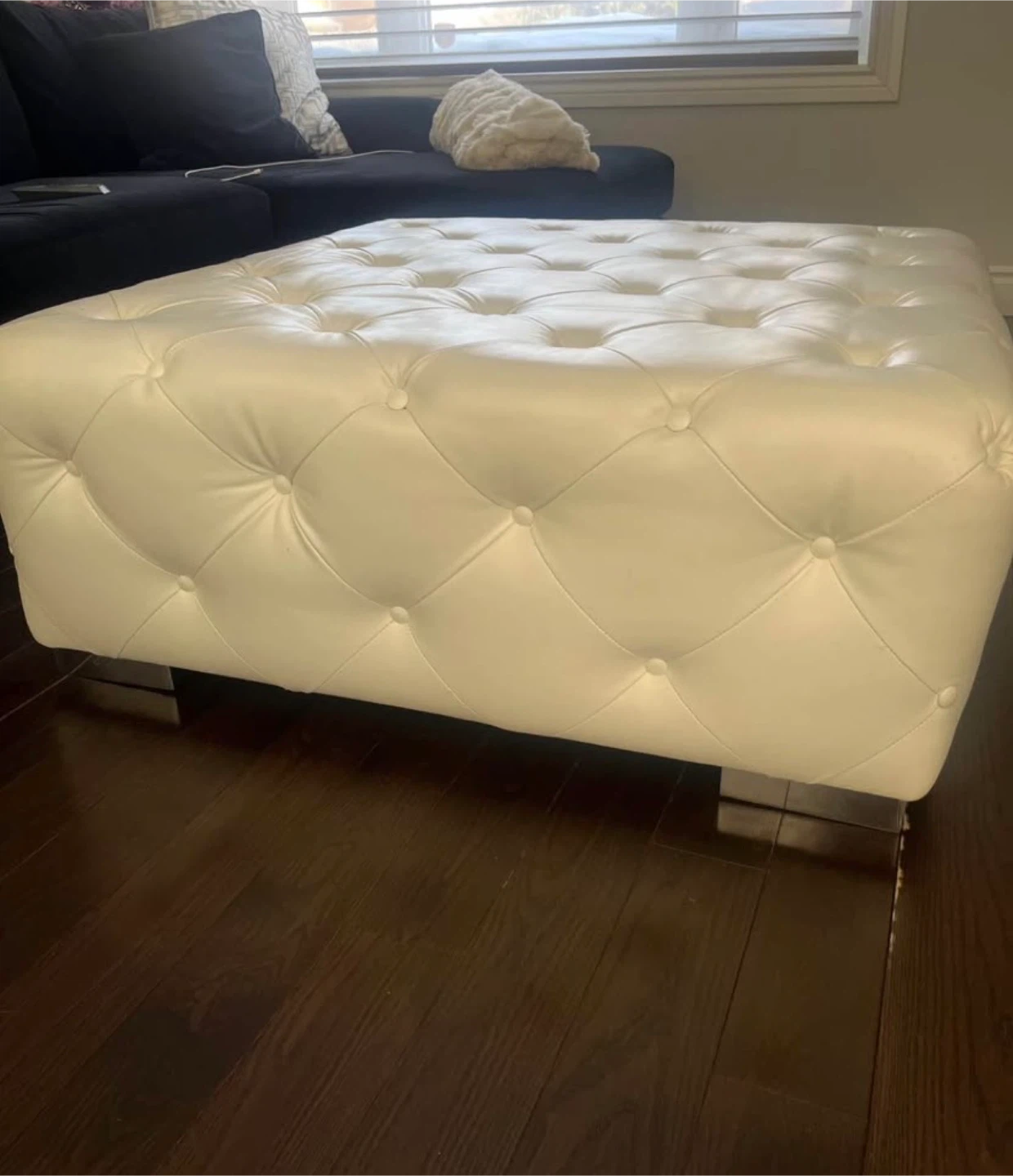 White Tufted Ottoman Footrest - photo 3