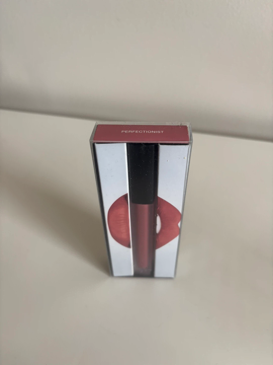 Huda Beauty Liquid Matte Lipstick in Perfectionist - photo 2