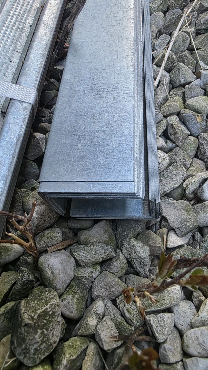 L track 1"x2" 20 pcs $100 dls