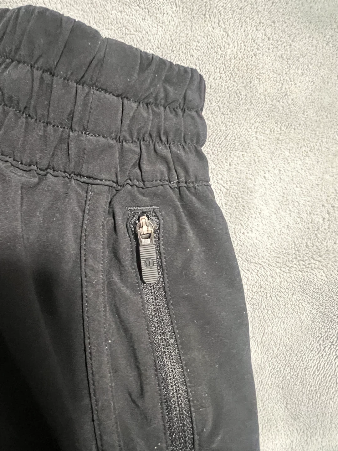 Lululemon Black Running Shorts Size 2 - photo 2