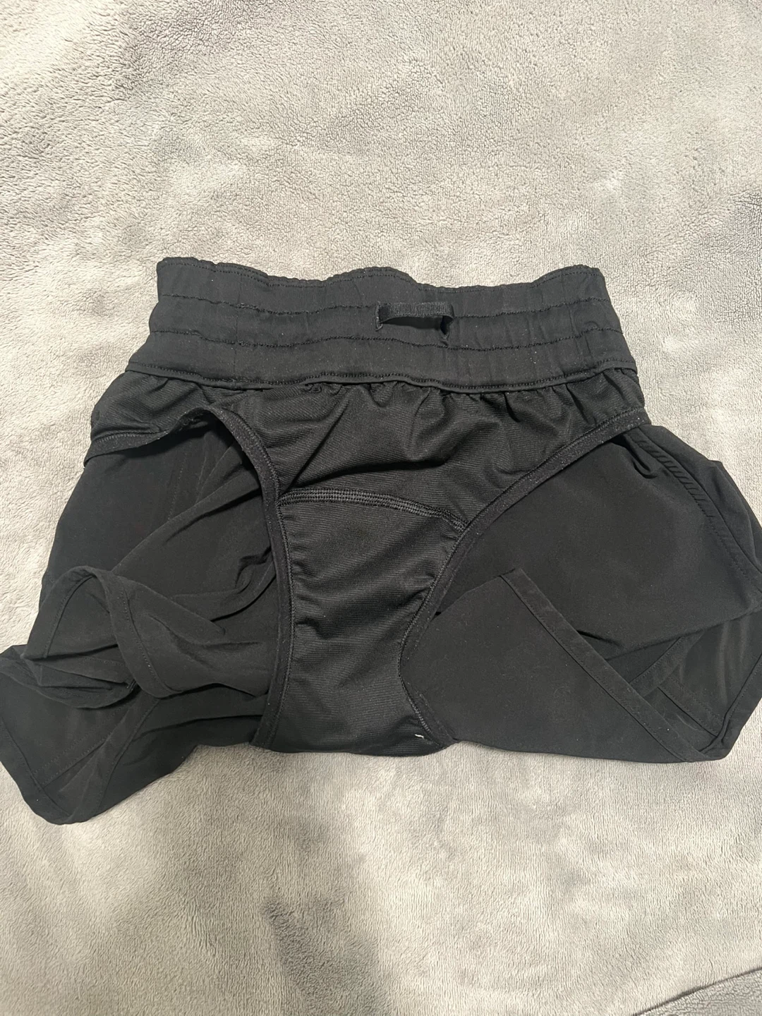 Lululemon Black Running Shorts Size 2 - photo 4