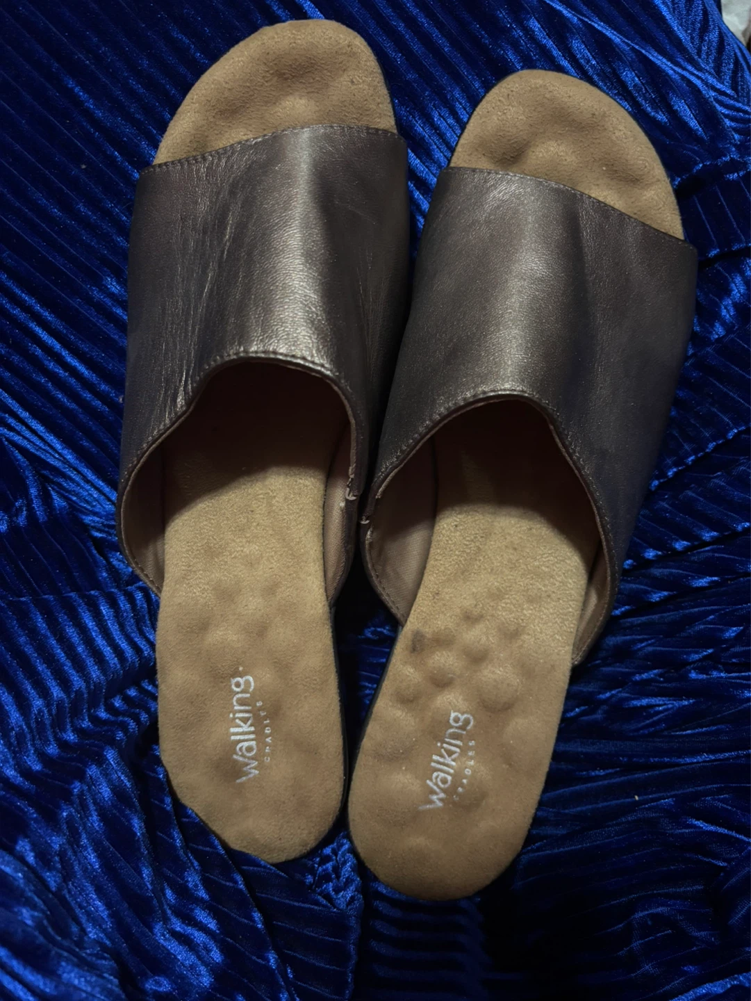 Walking Cradles Women's Sandals Size 12WW Bronze