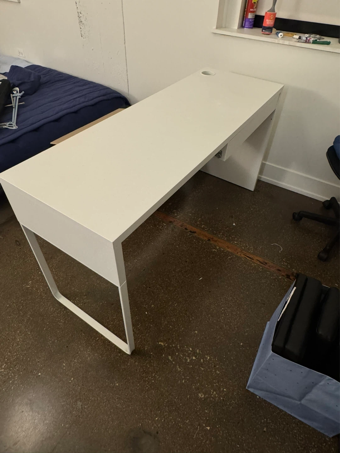 [Moving Sale] IKEA MICKE Desk (White) - photo 2