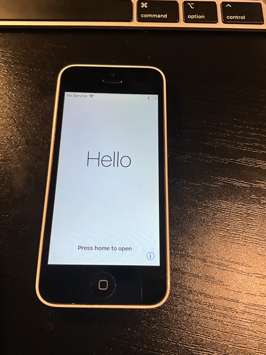 iPhone 5c – Powers On – Needs Activation - photo 3