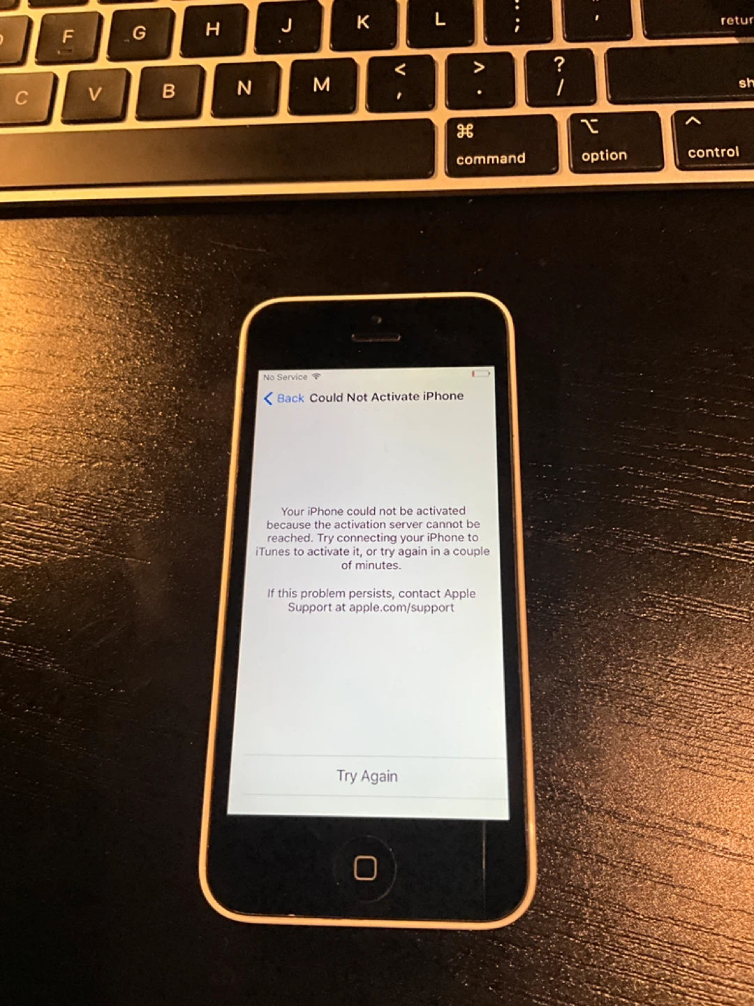 iPhone 5c – Powers On – Needs Activation - photo 4