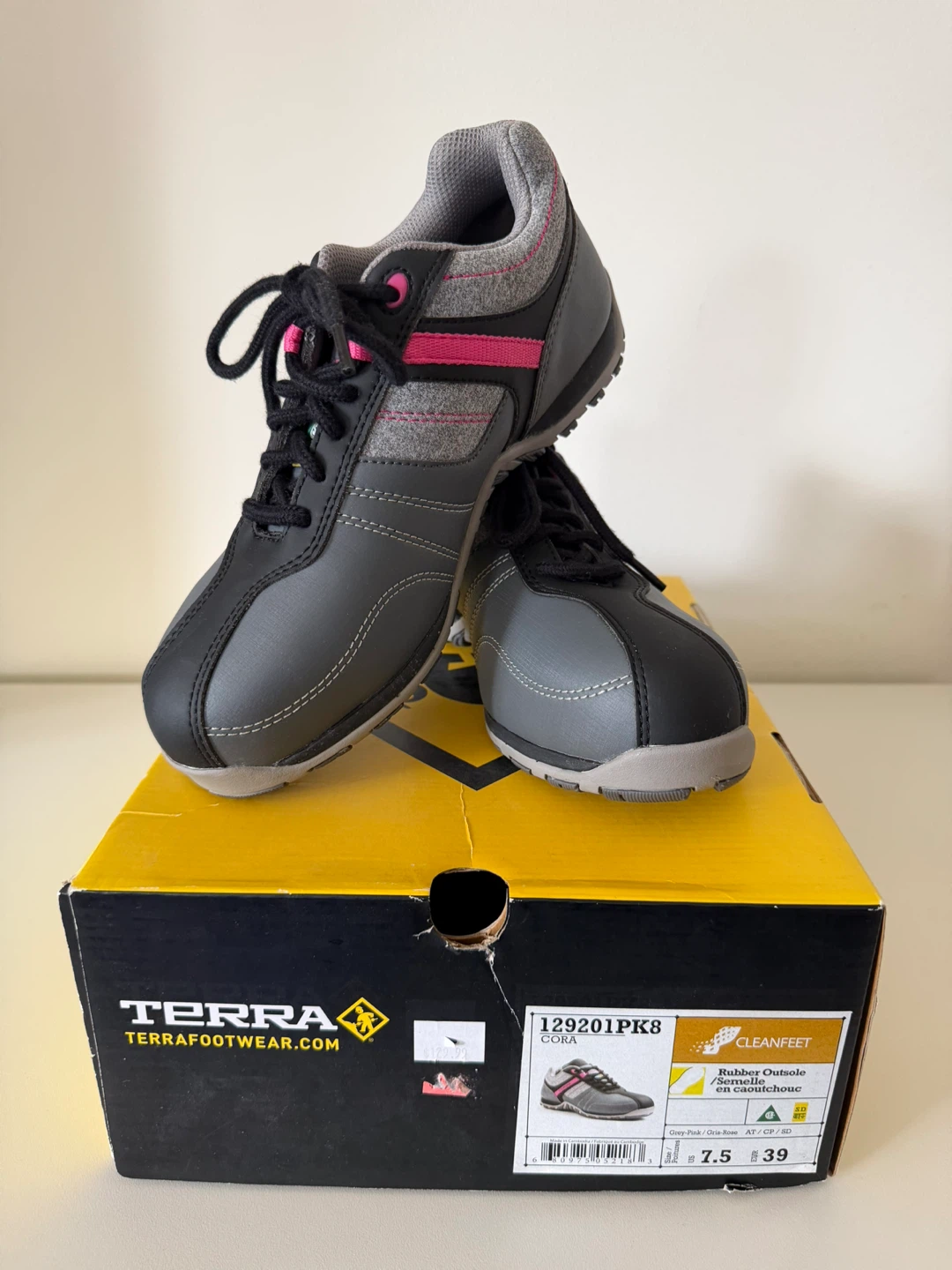 Terra Cora Women's Safety Shoes Size 7.5 Grey/Pink