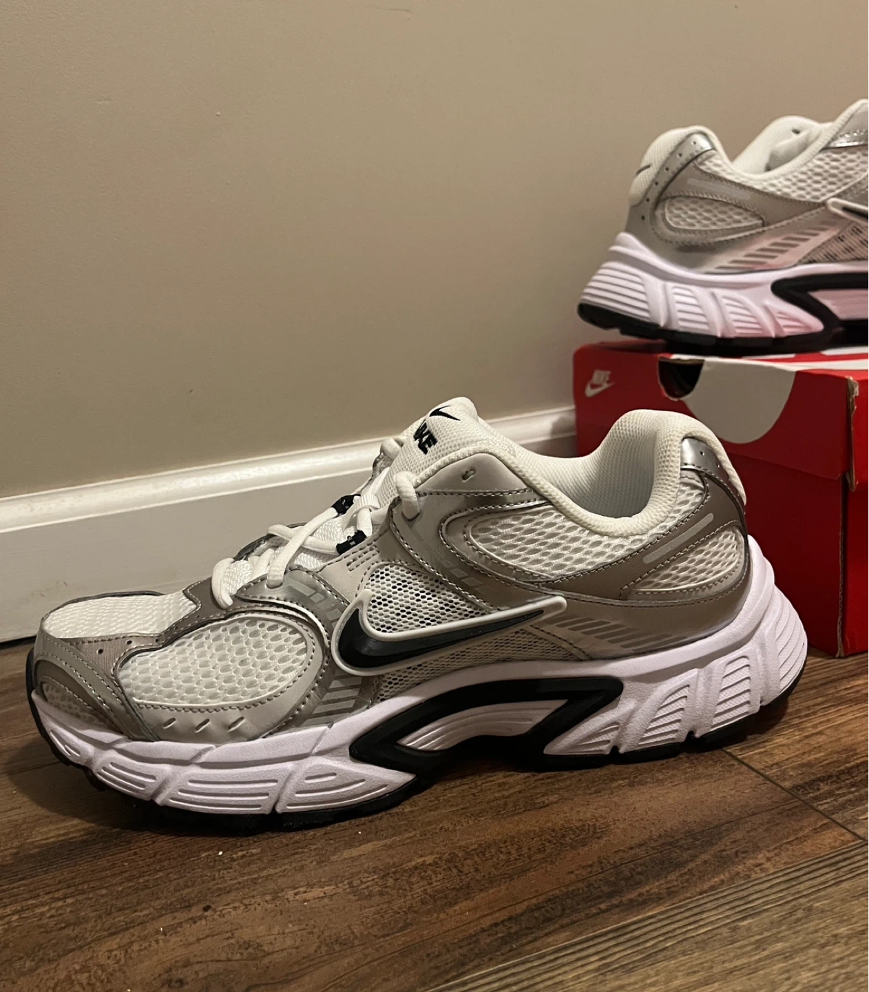 Nike V5 RNR Running Shoes White/Black/Vast Grey - photo 3