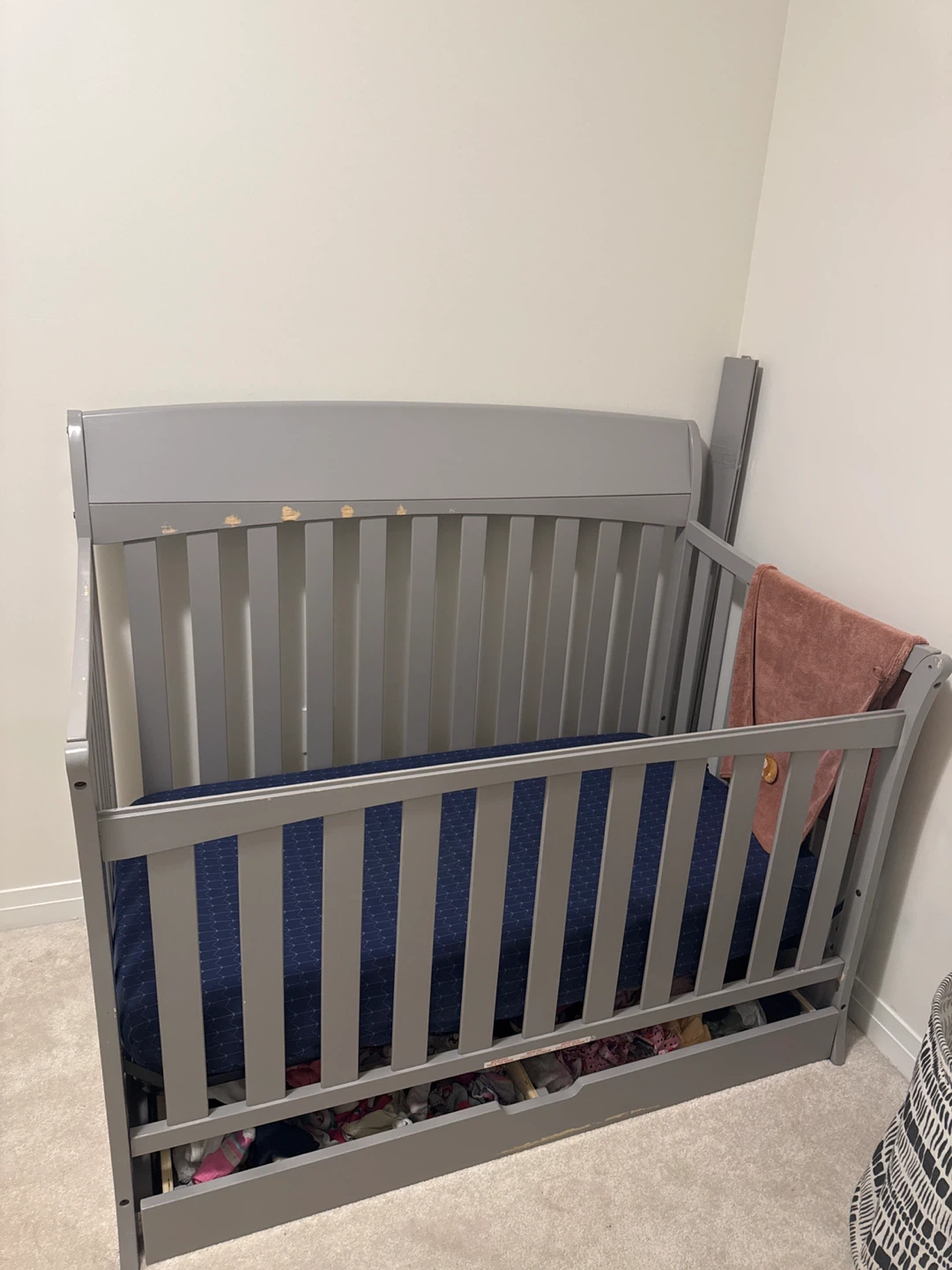 Grey Convertible Crib with Drawer