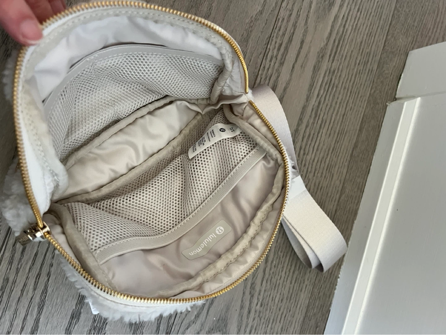 Lululemon Everywhere Fleece Belt Bag Cream - photo 3