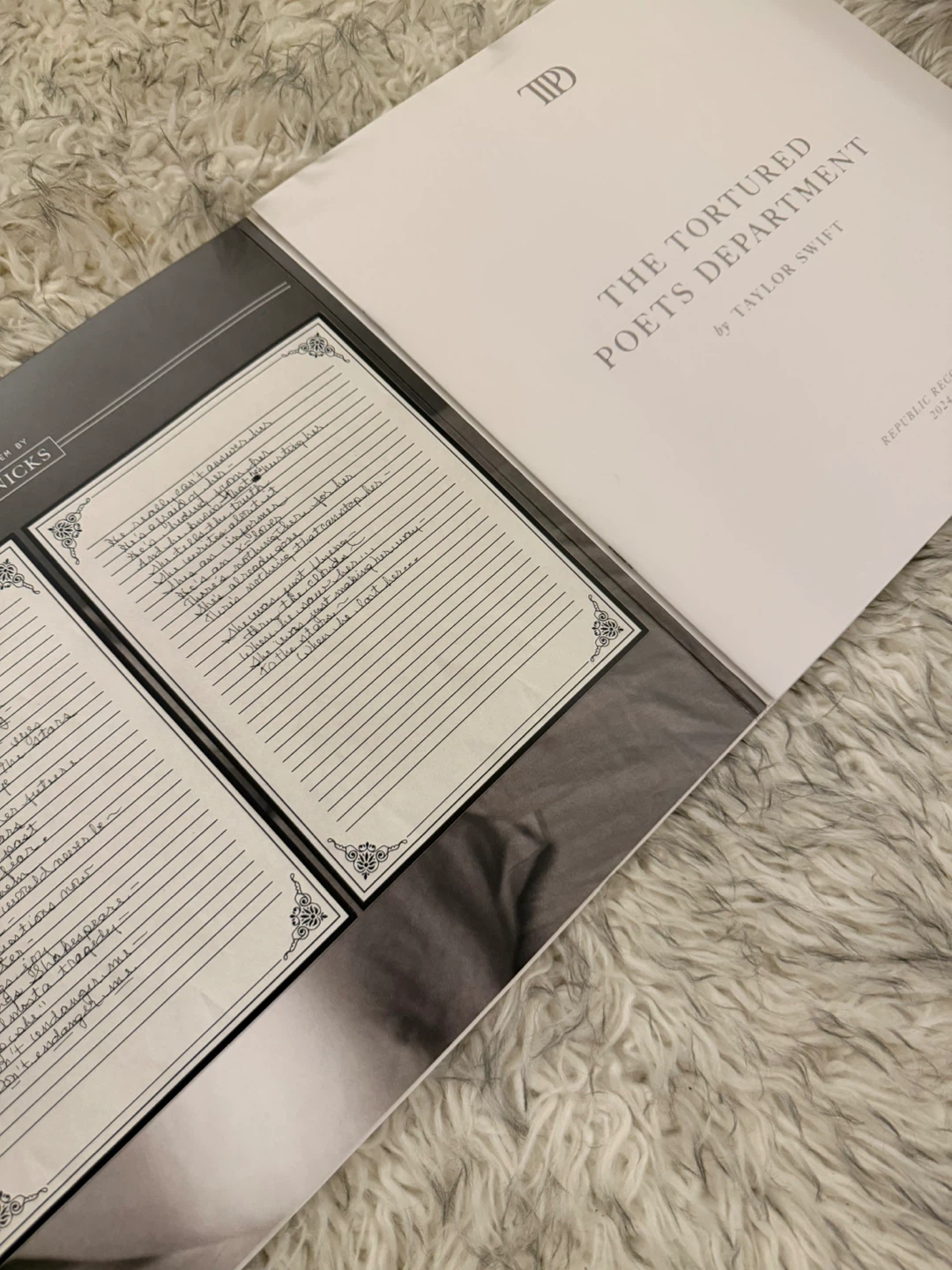 Taylor Swift: TTPD ‘The Manuscript’ Ghosted White Vinyl - photo 2