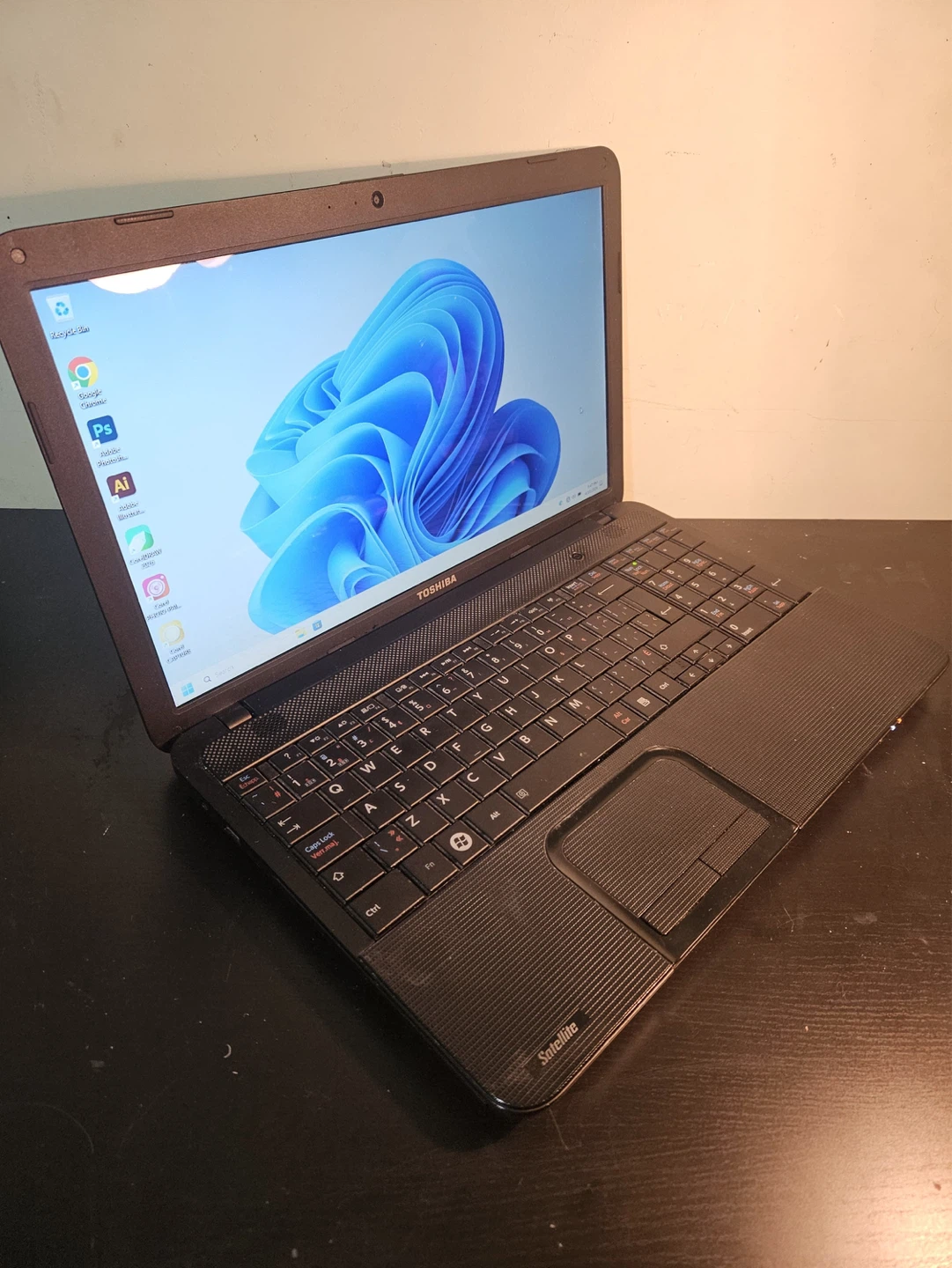 🔥 Toshiba 15.6” Laptop with Charger - Good Battery | 128GB SSD - photo 3
