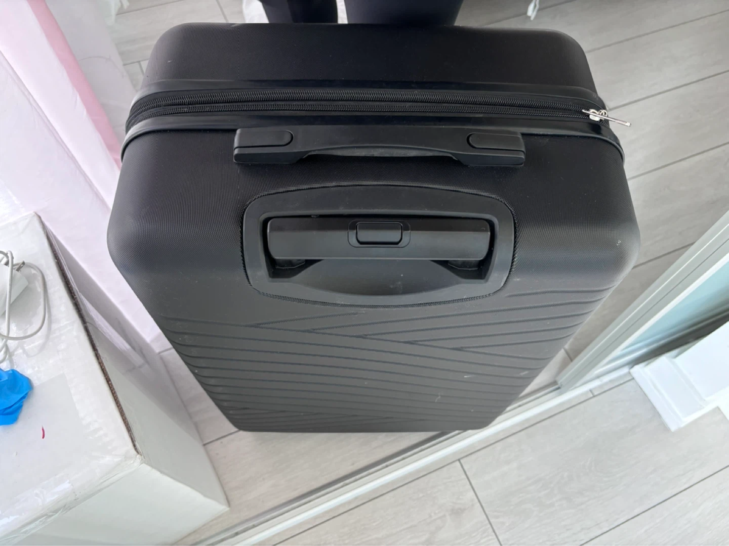 Bugatti Black Hardside Spinner Suitcase - photo 3