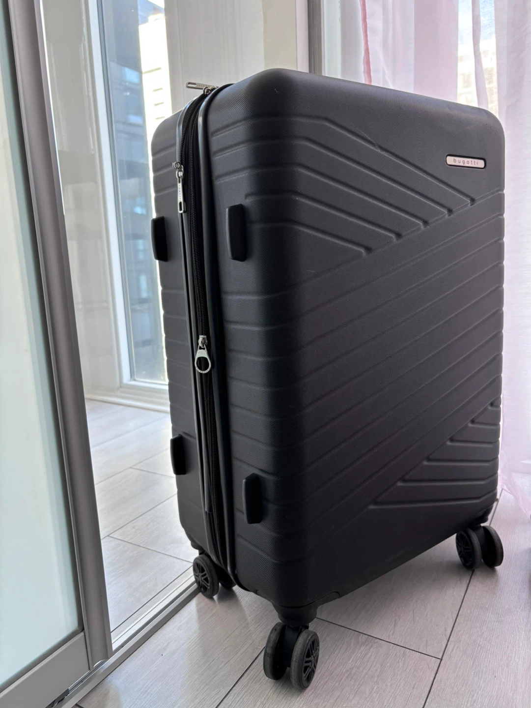 Bugatti Black Hardside Spinner Suitcase - photo 2