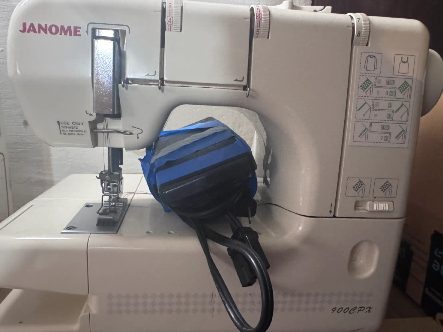 Janome 900CPX Serger Sewing Machine - photo 2