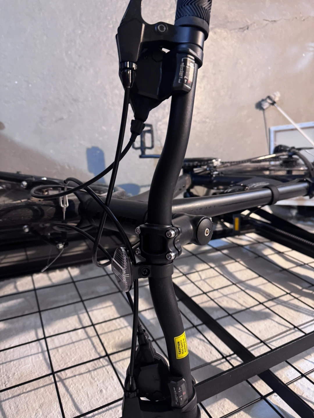 Black Hybrid Bike with Rockbros Saddle Bag - photo 3