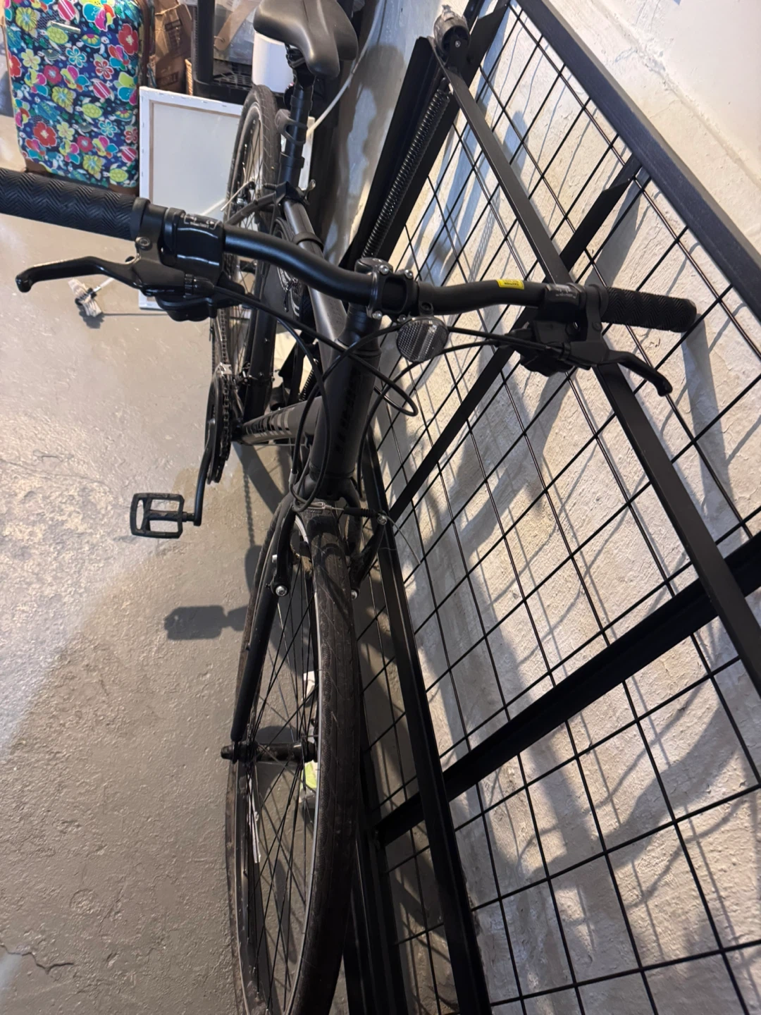 Black Hybrid Bike with Rockbros Saddle Bag - photo 2