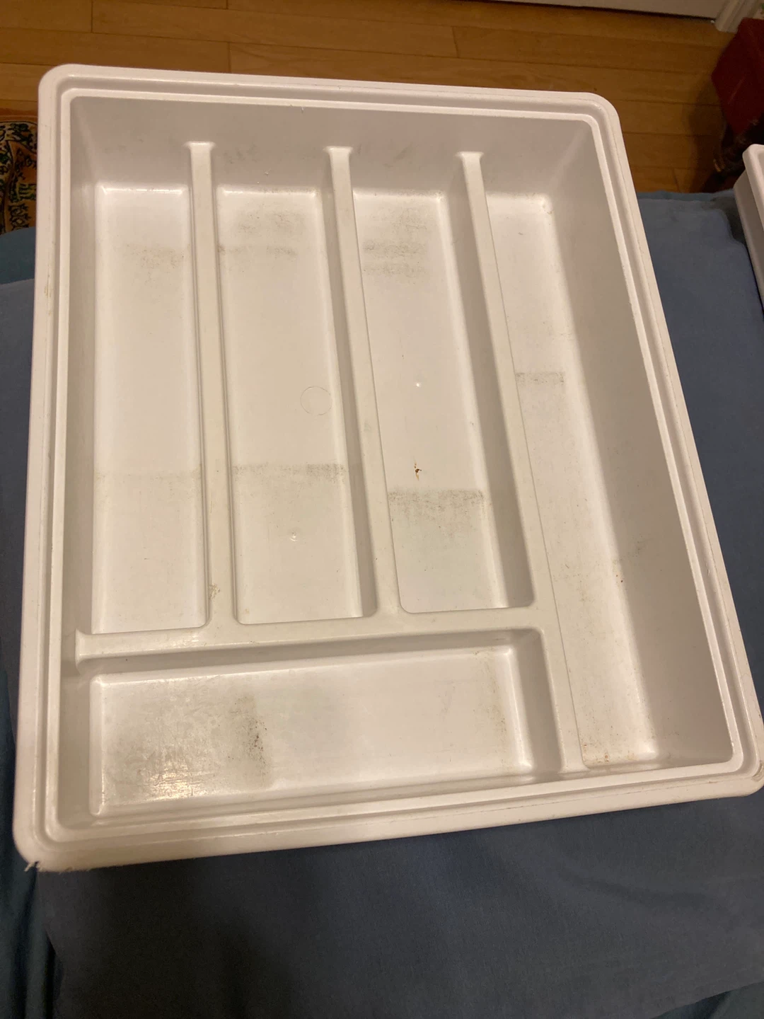 White Plastic Cutlery Organizer Tray
