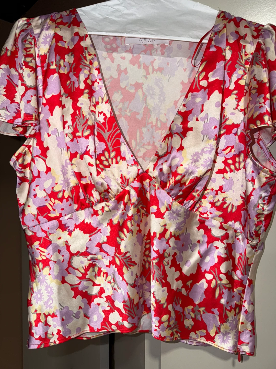ASTR The Label Floral Print V-Neck Top