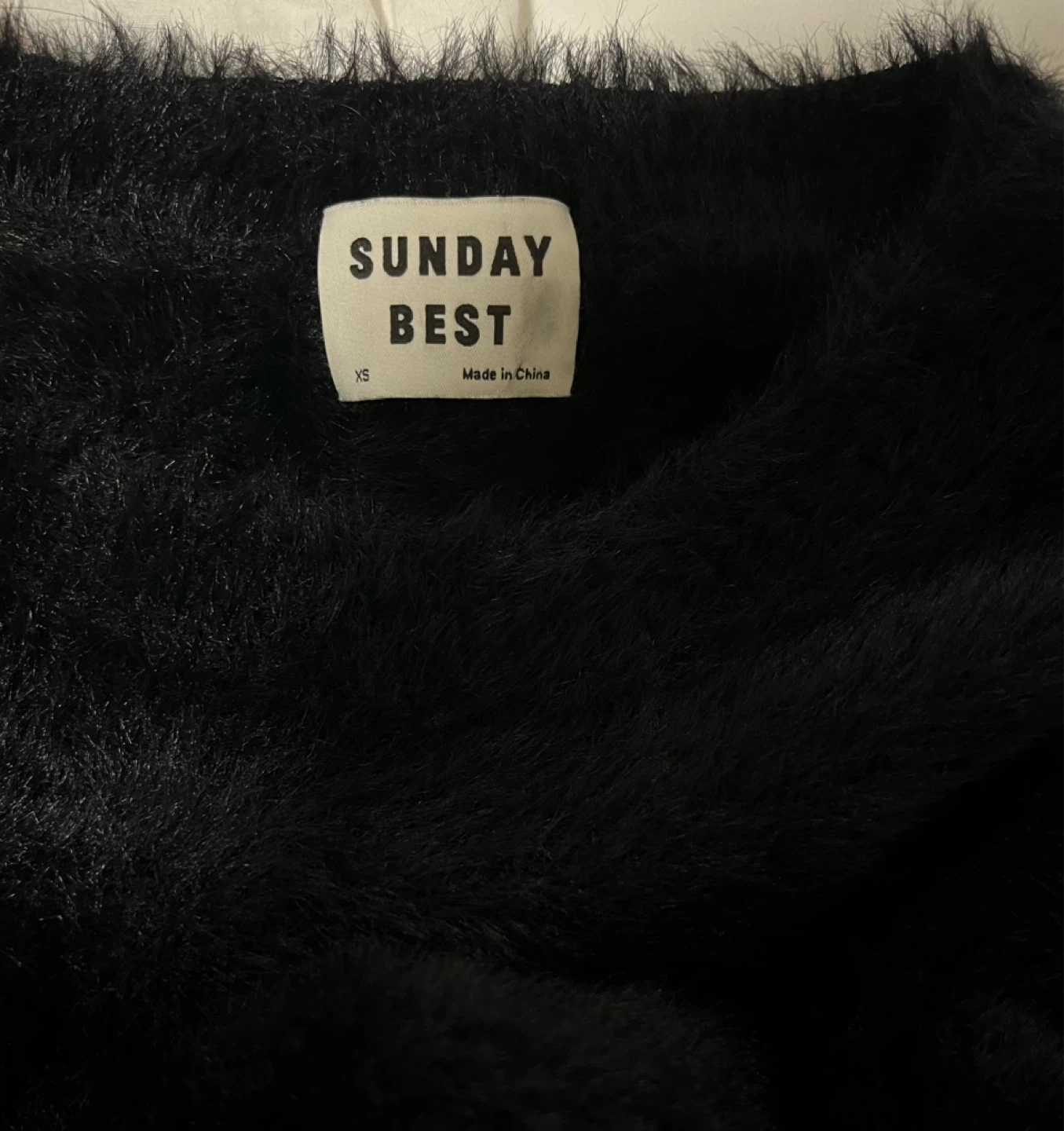 Aritzia SUNDAY BEST Black Fuzzy Cropped Sweater Size XS - photo 2