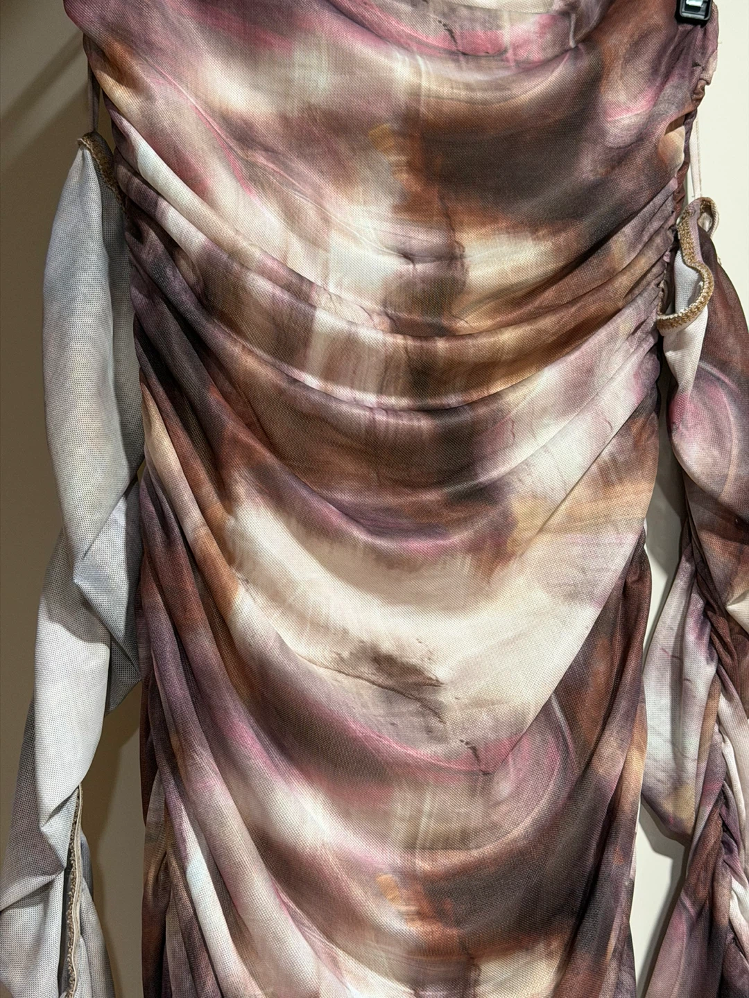 Off-the-shoulder ruched mesh midi dress - photo 3
