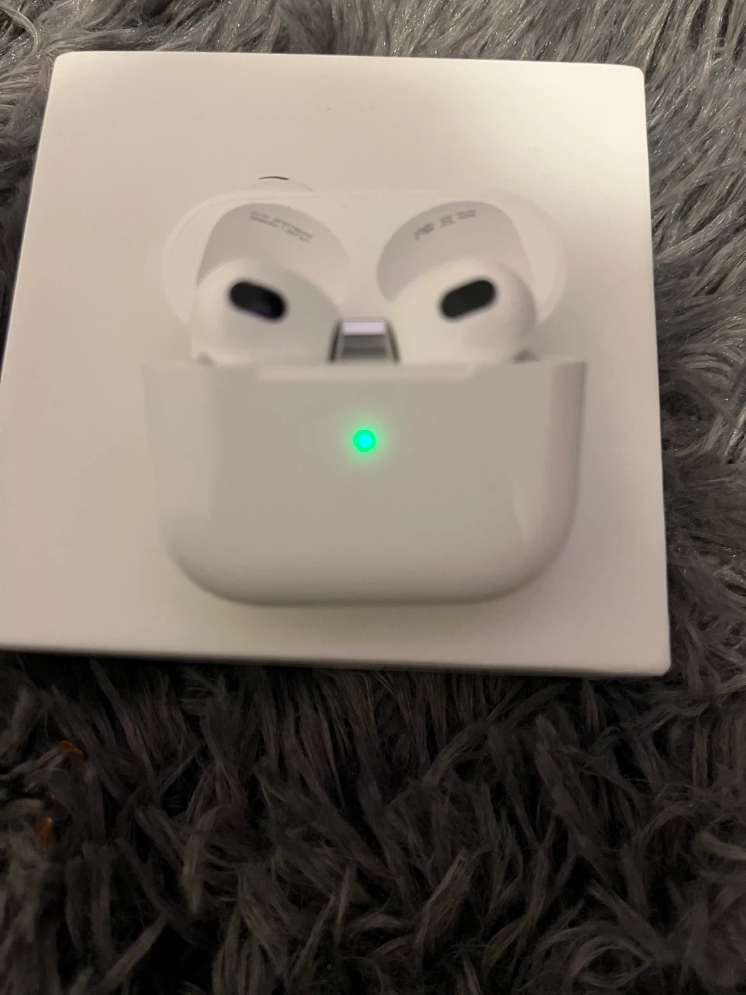 Apple AirPods (3rd Gen) with MagSafe Charging Case - photo 2