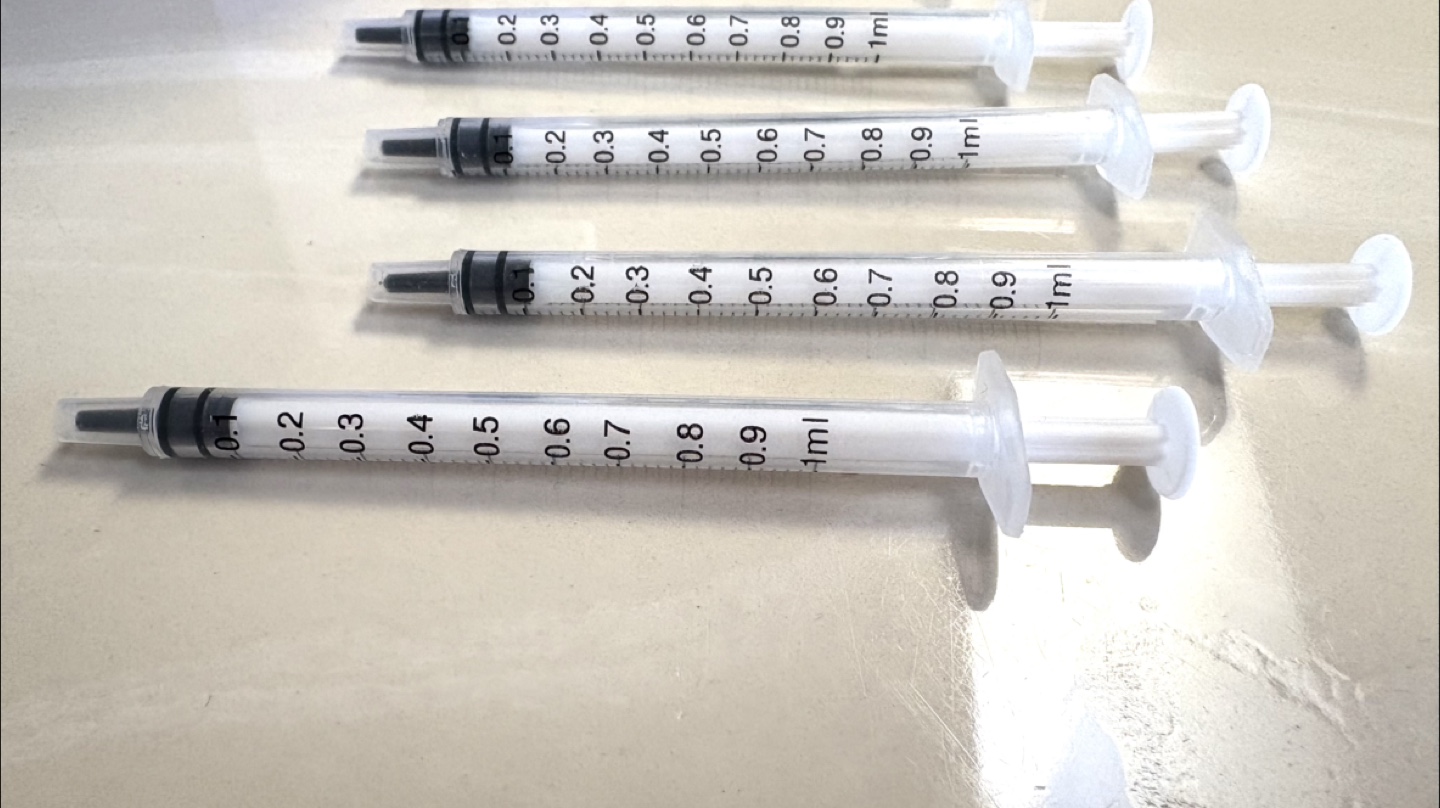 Five  1ml syringes 💉 - photo 2