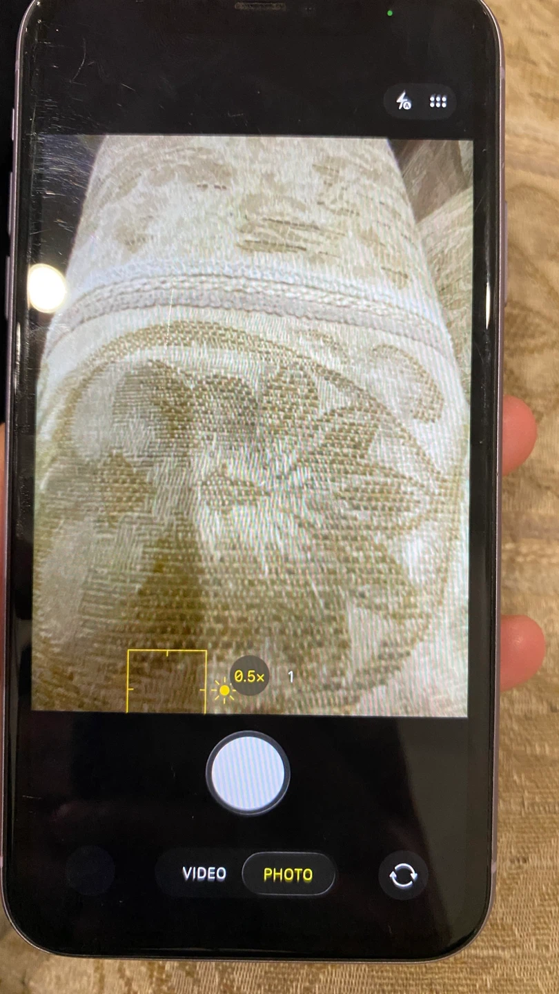 *RESERVED* selling iphone 11 with 64 gb! read description pkease - photo 4
