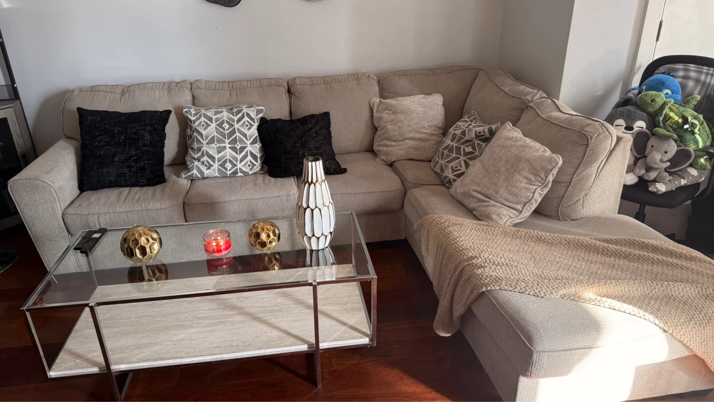 Sectional Sofa with Chaise