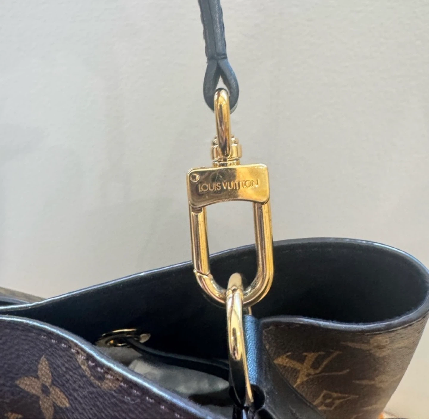 Authentic Louis Vuitton Monogram Bucket Bag - photo 2