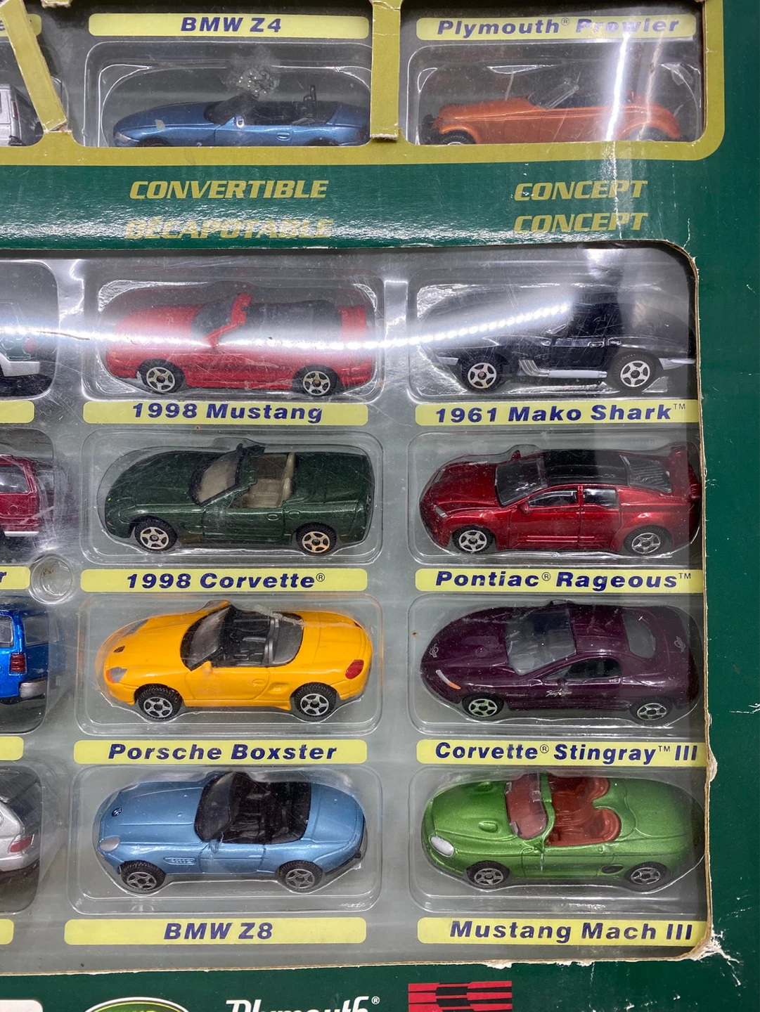 Motormax Car Dealership Collector Edition Car Set Green Box - photo 3