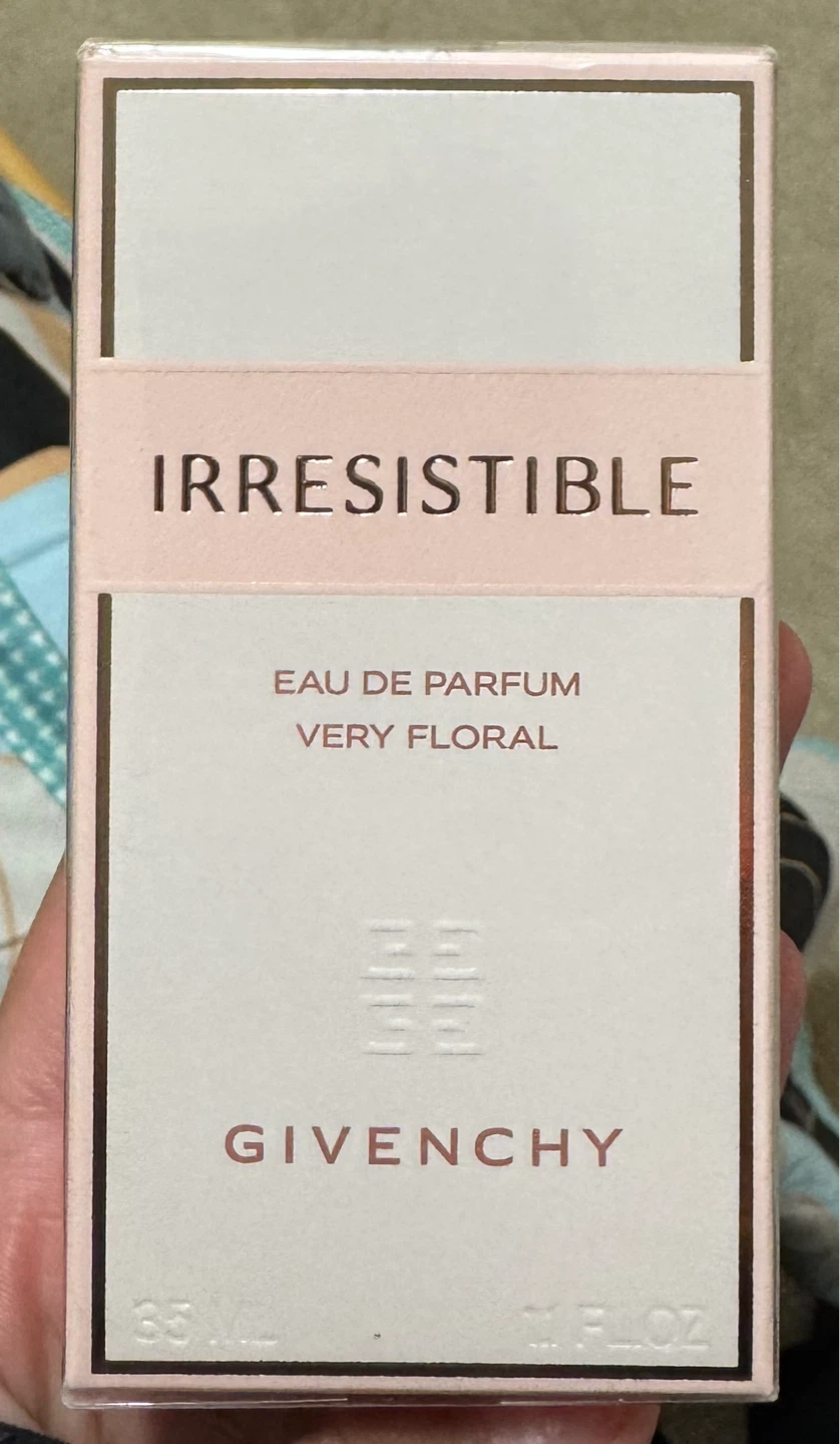 Givenchy Irresistible Very Floral Eau de Parfum 1.2 oz - photo 2