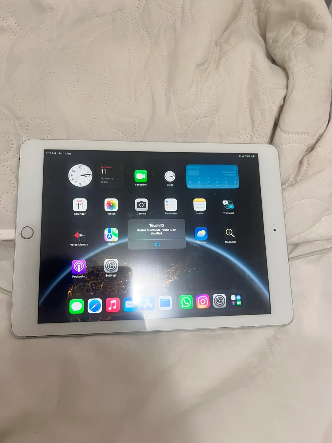 Apple iPad (6th Gen) - 32GB - Silver