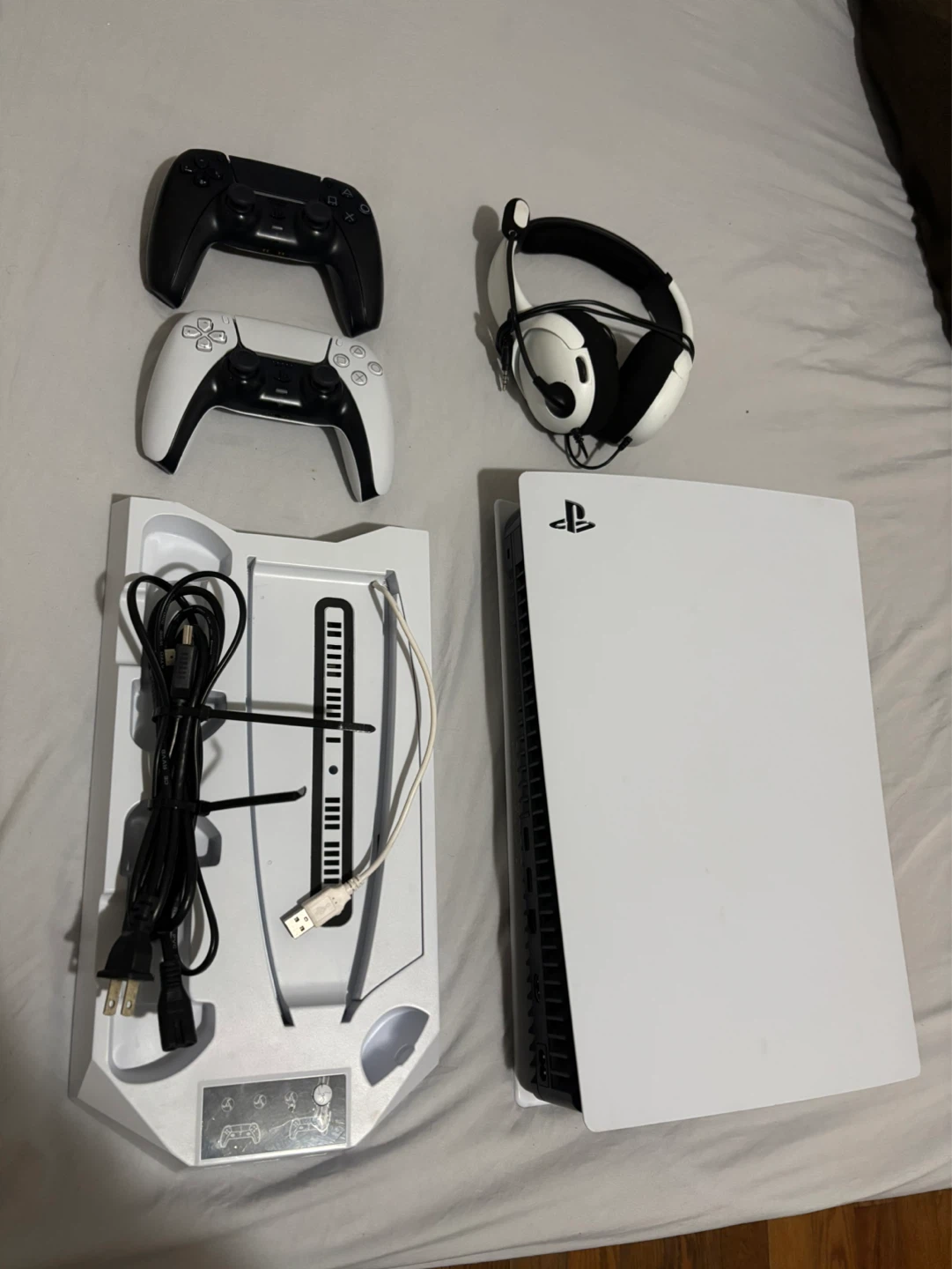 PS5 Digital Edition Console - photo 5