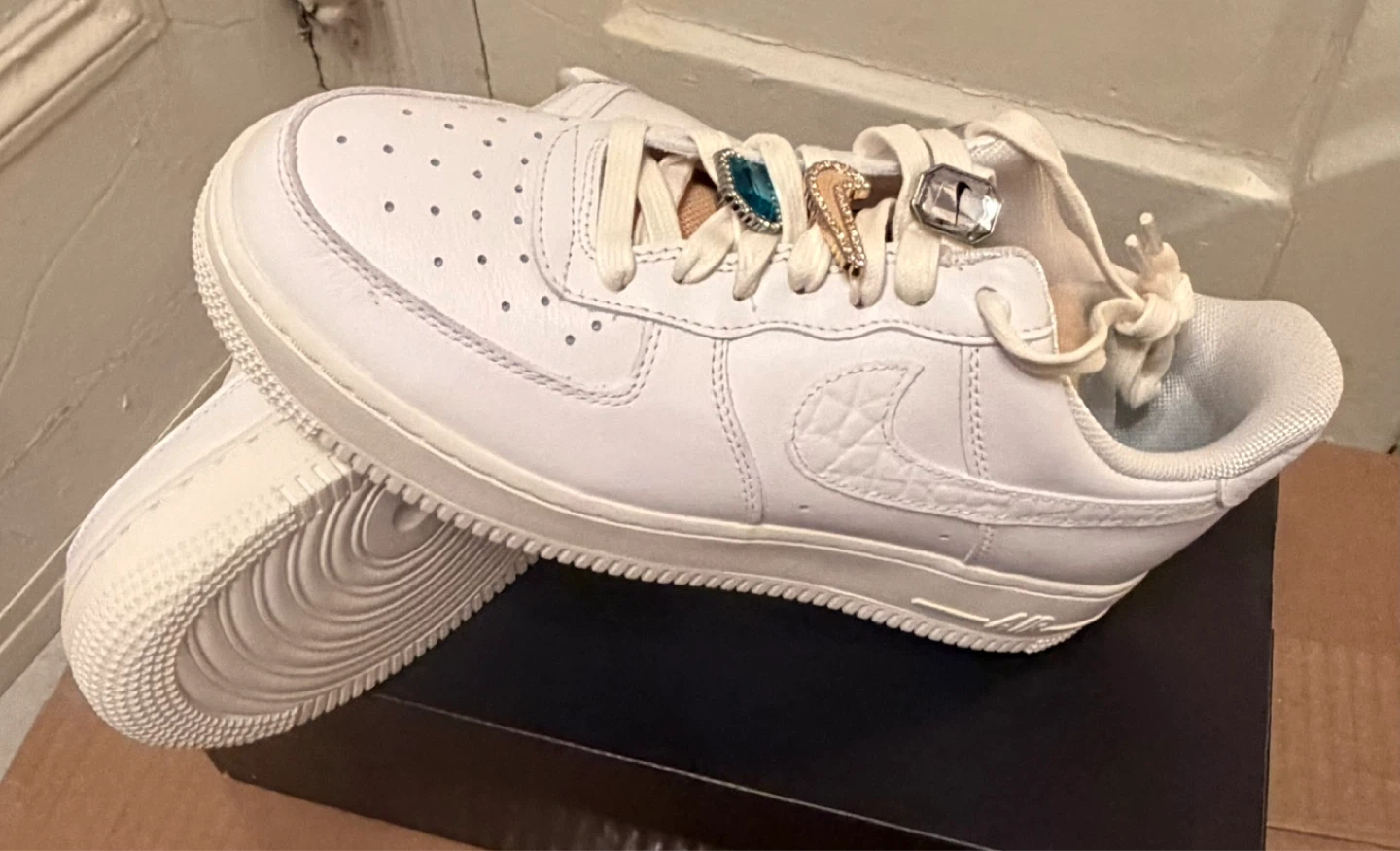 Nike Air Force 1 White Leather Sneakers with Charms - photo 3