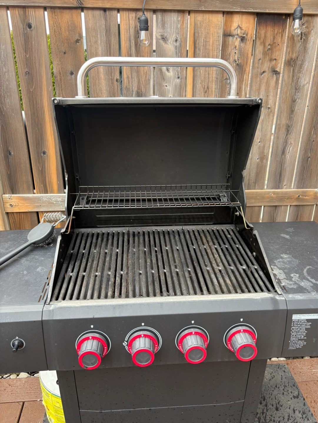 Master Chef 4-Burner Propane BBQ - photo 2