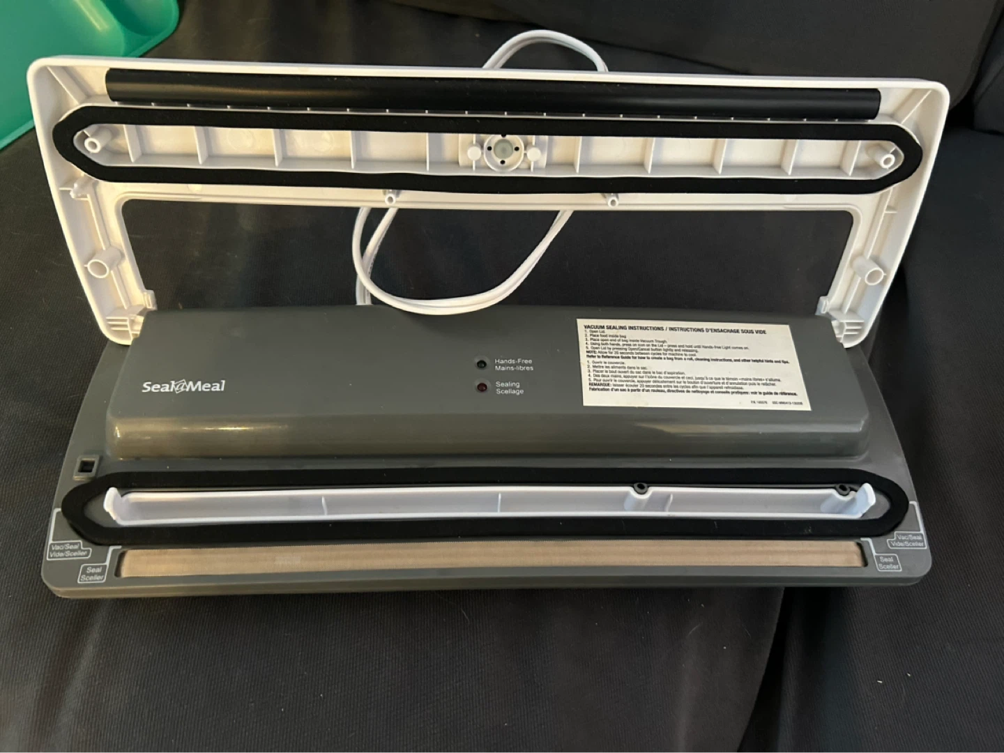 Seal-a-meal vacuum sealer - photo 2
