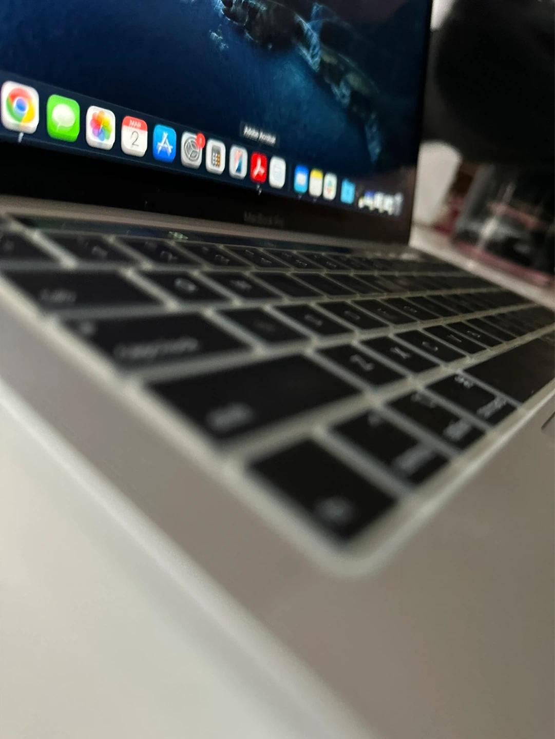Apple MacBook Pro Laptop (2022) - photo 2