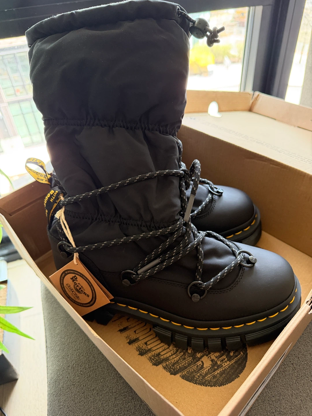 Dr. Martens Audrick  Hi puffer Boots Size 10womens - photo 4