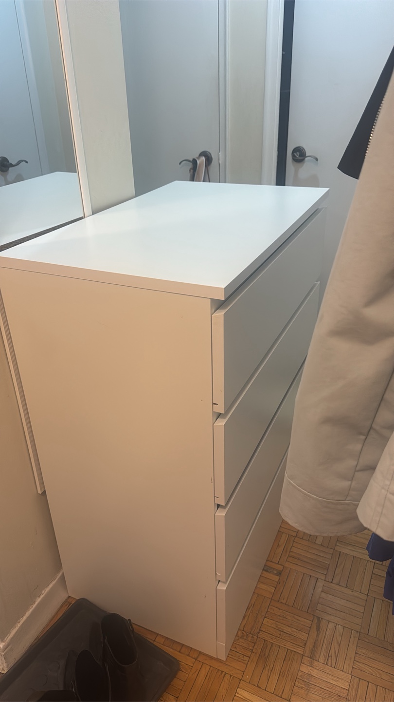 White 4-Drawer Dresser - photo 2