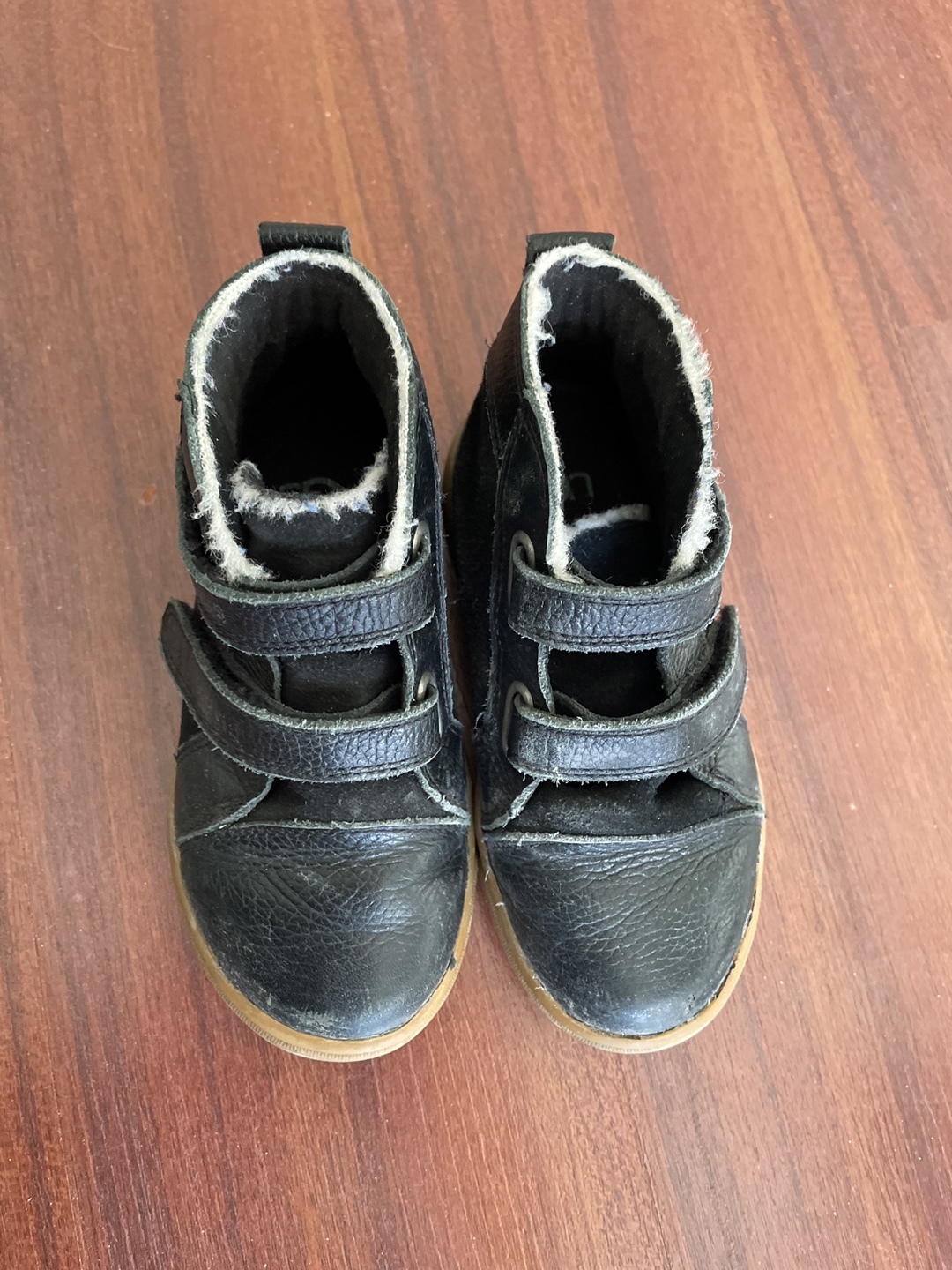 UGG Kids Black Leather Boots size 9 - photo 2