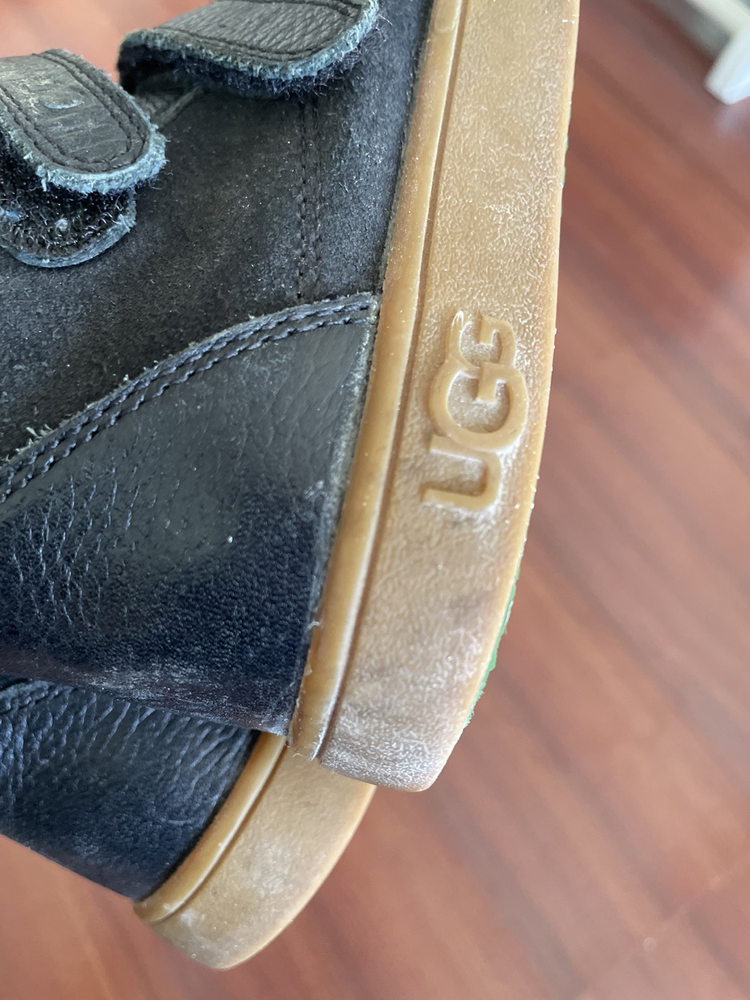 UGG Kids Black Leather Boots size 9 - photo 5