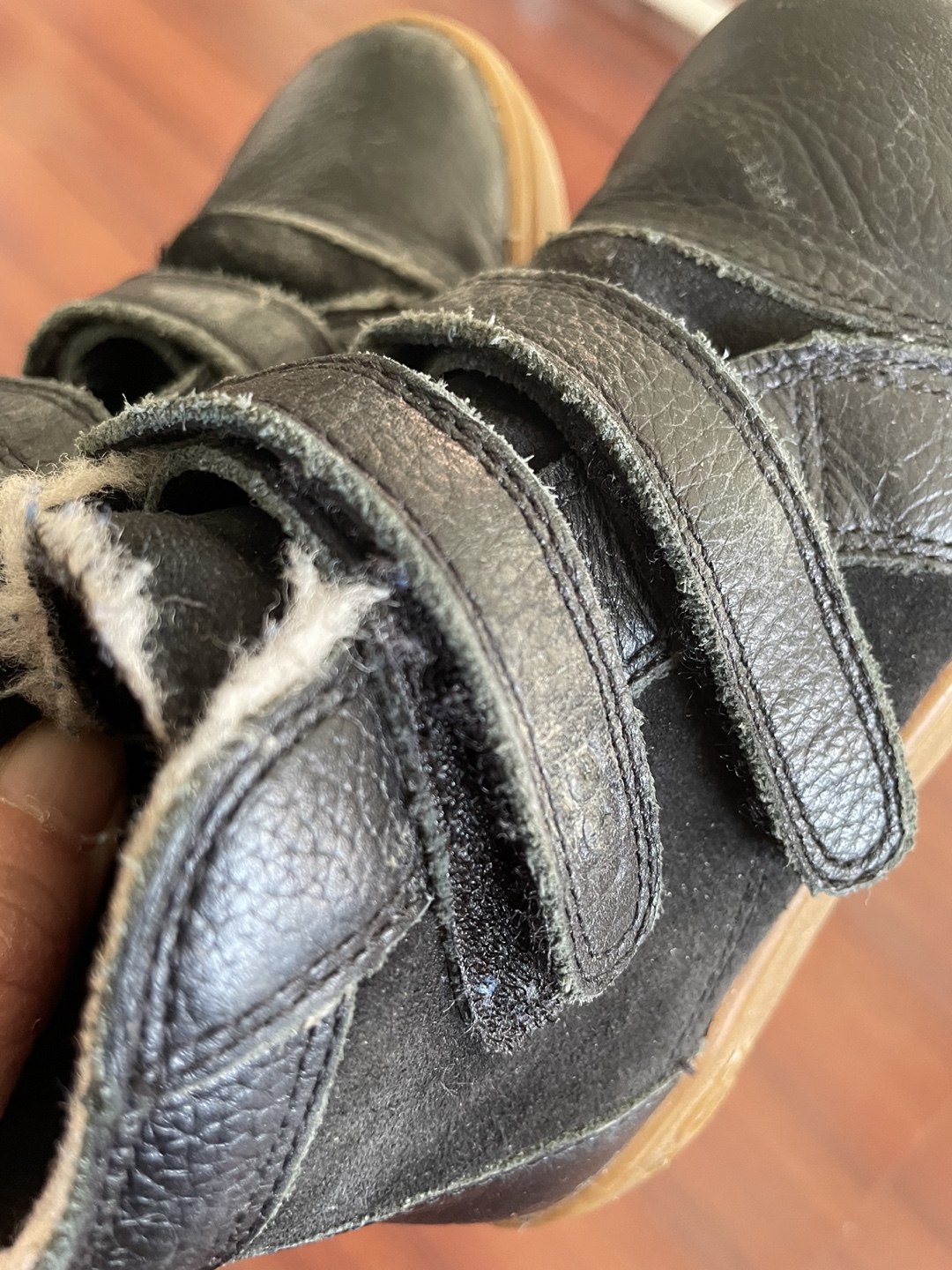 UGG Kids Black Leather Boots size 9 - photo 4
