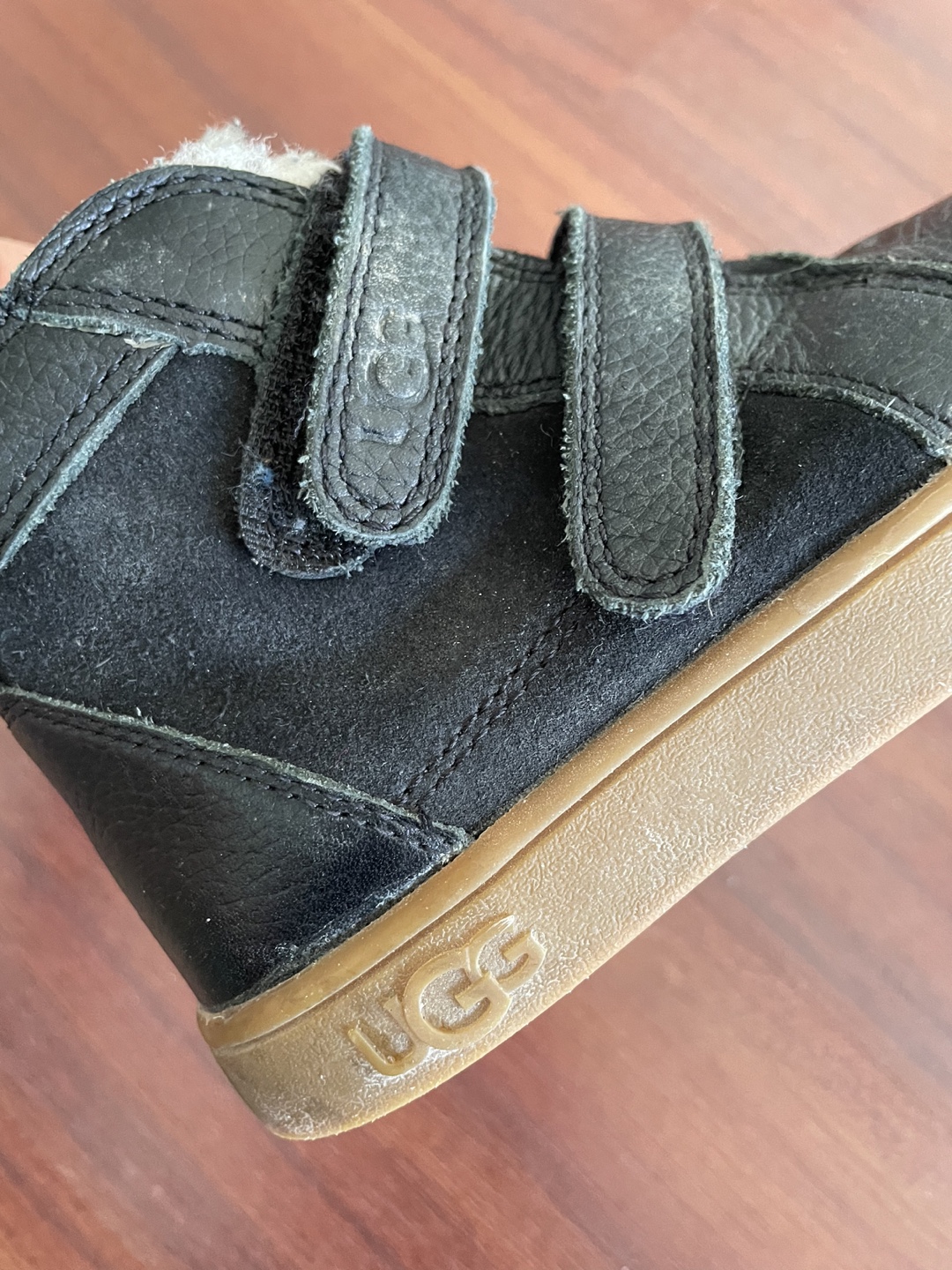 UGG Kids Black Leather Boots size 9 - photo 3