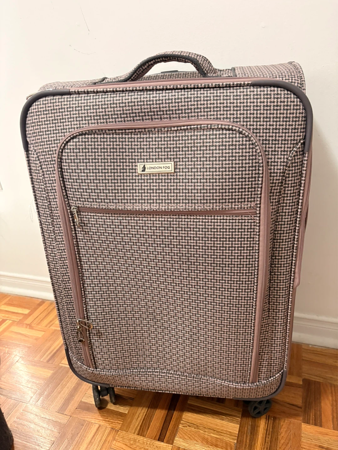 London Fog Luggage Spinner Suitcase - photo 2